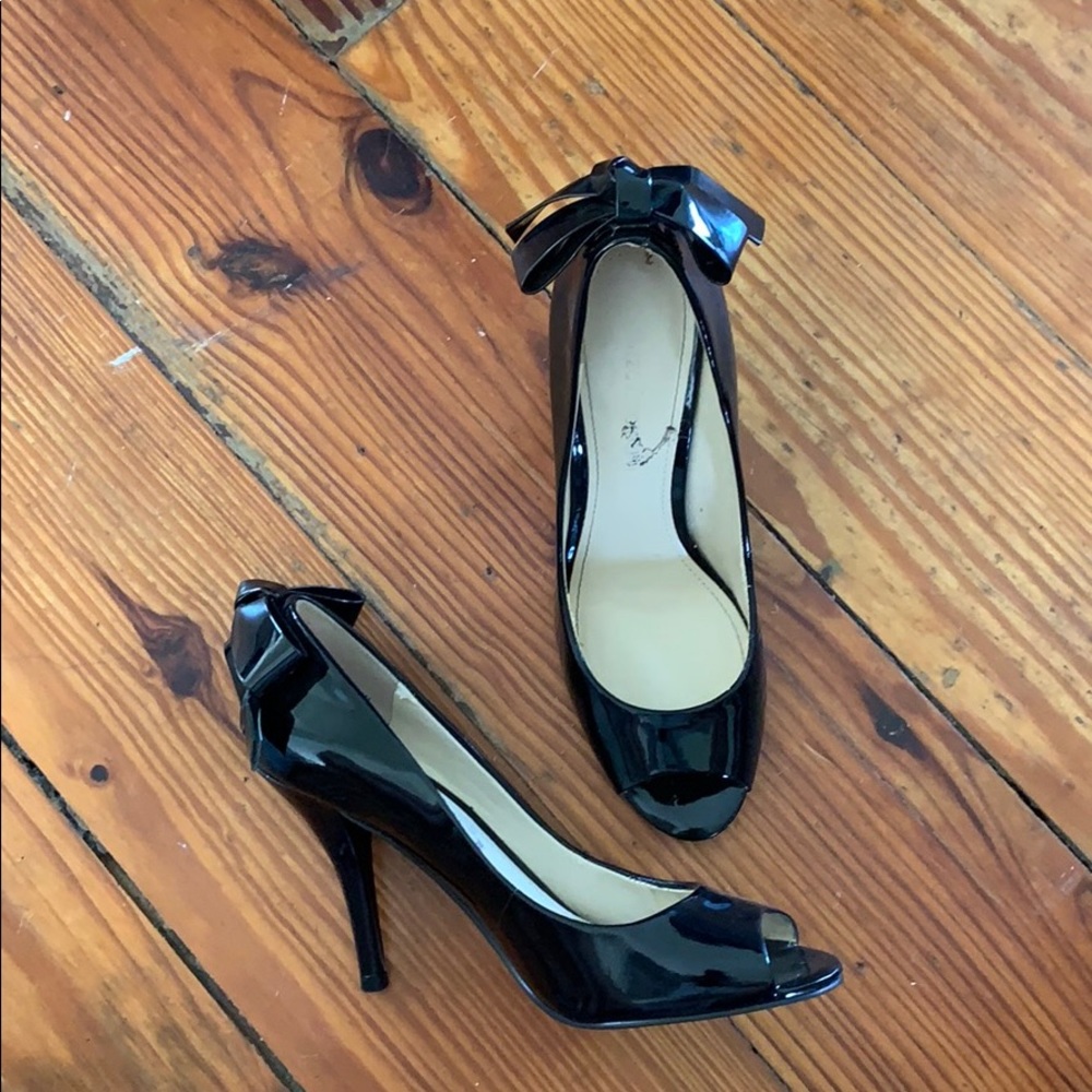 Enzo Angiolini Patent Leather Bow Heel, 5.5